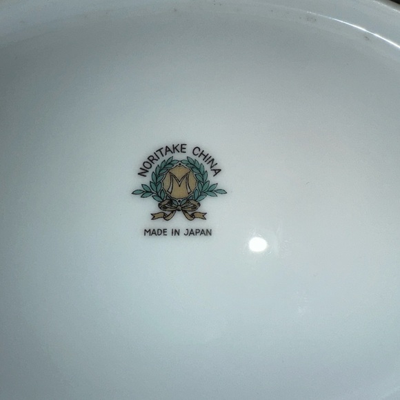 Noritake Oval Serving Dish - Picture 3 of 5